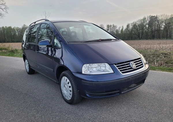 Volkswagen Sharan cena 17999 przebieg: 197000, rok produkcji 2007 z Chełmno małe 781